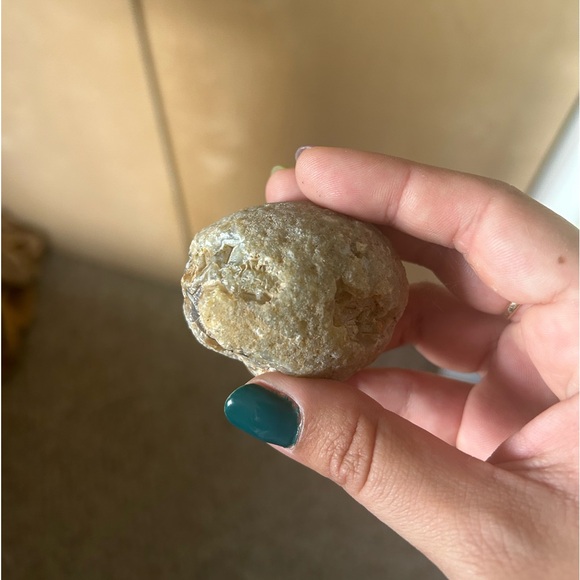 ❌✨ SOLD Quartz geode crystal FREE add on!! - Picture 2 of 3